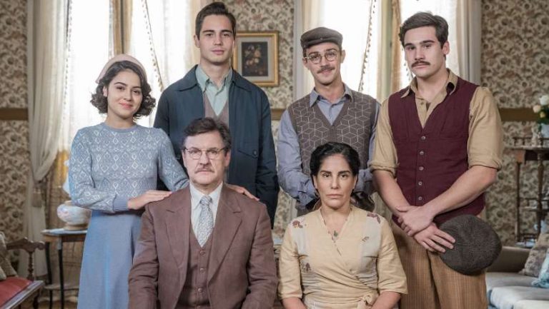 Постер бразильского сериала «Нас было шестеро»
