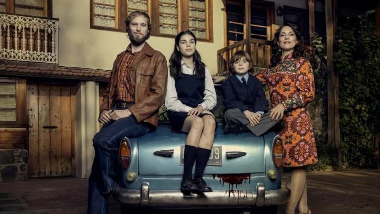 Обложка сериала «Мэри и Майк» Постер аргентинского сериала «Мэри и Майк»