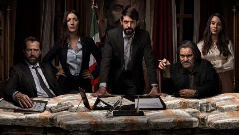 Постер мексиканского сериала «Кандидат»