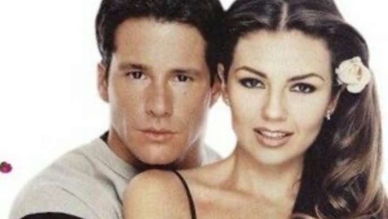 Постер мексиканского сериала «Розалинда»