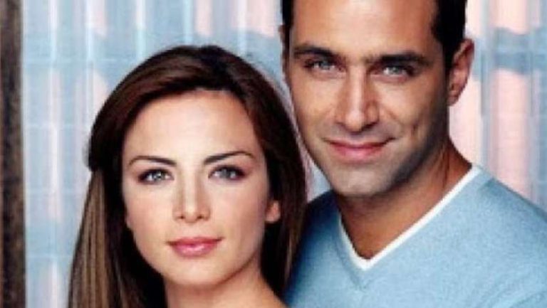 Постер мексиканского сериала «Сомнение»