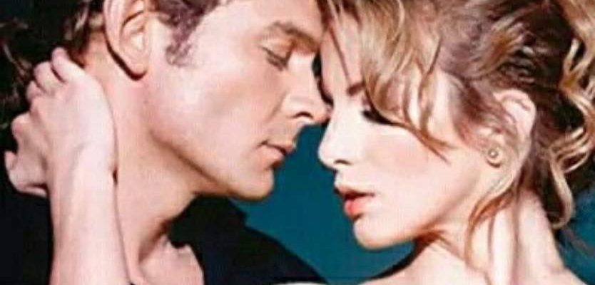 Женщина с ароматом кофе