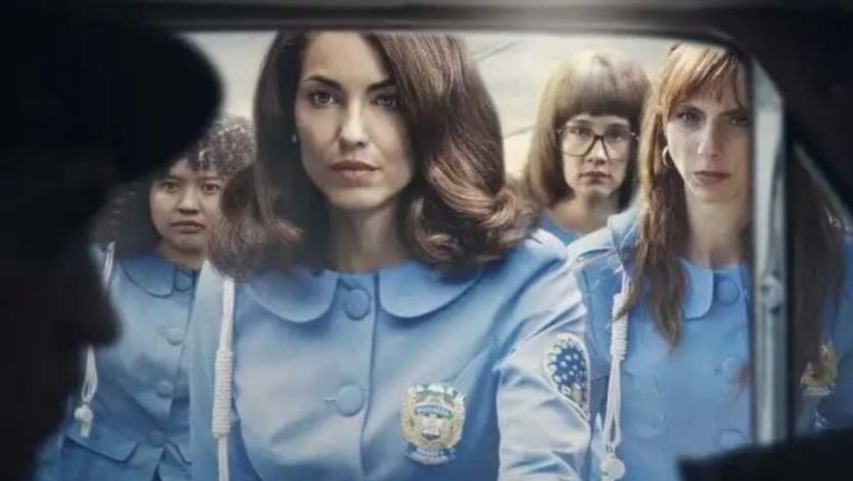 Постер мексиканского сериала «Женщины в синем»